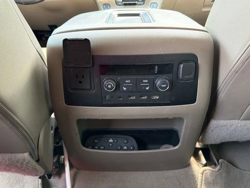 Used 2020 GMC Yukon SLT w/ Open Road Package AWD/4WD image 11