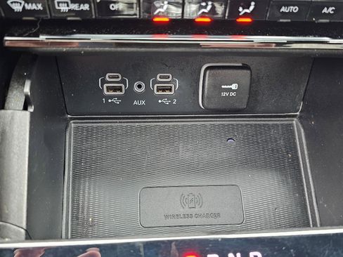 Used 2023 Jeep Grand Cherokee L Laredo image 37