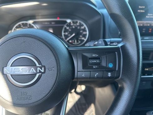Used 2024 Nissan Rogue SV image 22