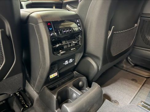 New 2025 Jeep Grand Cherokee L Limited image 19