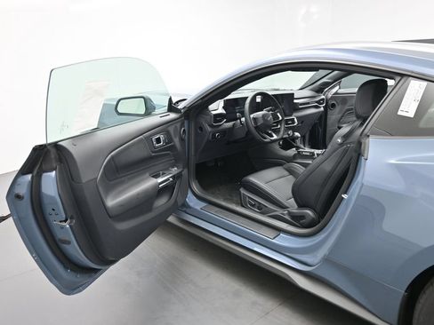 New 2026 Ford Mustang GT Premium w/ GT Performance Package RWD image 8