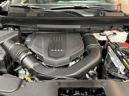 New 2026 Chevrolet Traverse RS w/ LPO, Floor Liner Package image 4