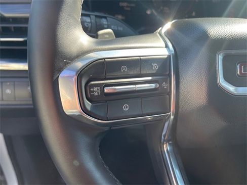 Used 2025 GMC Acadia Elevation image 8