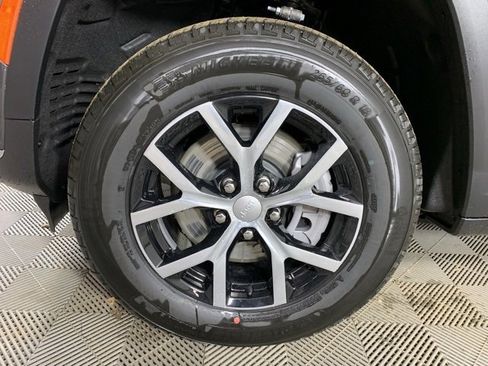 New 2025 Jeep Grand Cherokee L Limited image 8