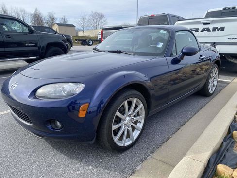 Used 2008 MAZDA MX-5 Miata Grand Touring w/ Premium Pkg image 3