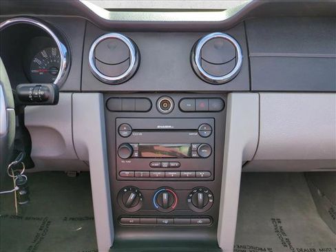 Used 2007 Ford Mustang Deluxe image 15