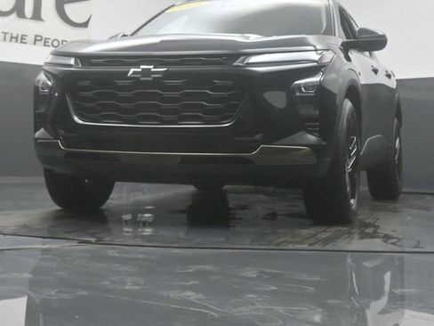 Used 2025 Chevrolet Trax ACTIV w/ Driver Confidence Package FWD image 4