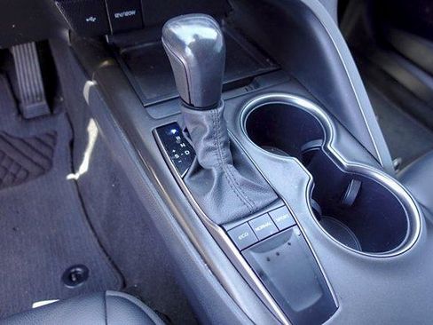 Used 2024 Toyota Camry SE FWD image 19