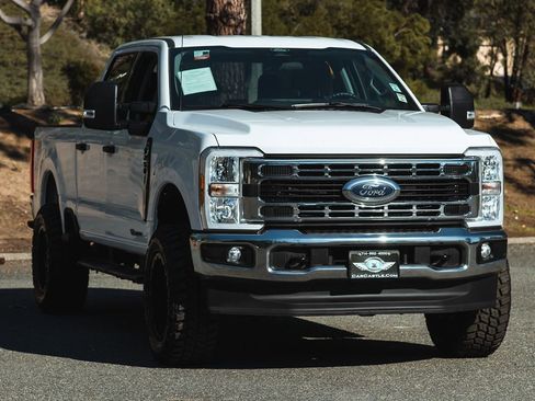 Used 2024 Ford F250 XLT w/ FX4 Off-Road Package image 8