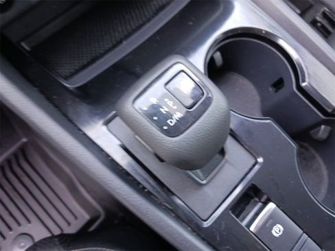 Used 2024 Nissan Rogue SV image 33