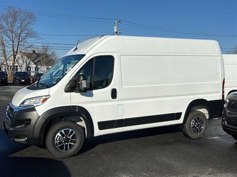 New 2025 RAM ProMaster 1500 w/ Quick Order Package 22G SLT image 2