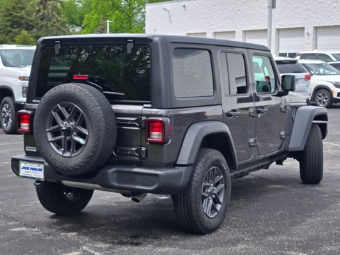 Used 2025 Jeep Wrangler Unlimited Sport AWD/4WD image 11