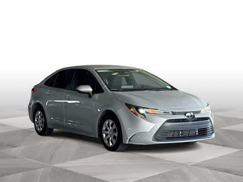 Used 2023 Toyota Corolla LE FWD image 2
