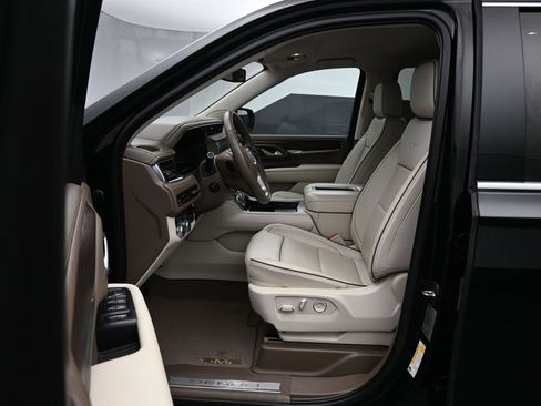 Used 2022 GMC Yukon XL Denali w/ Max Trailering Package image 12