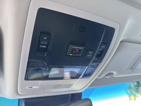 New 2025 Lexus ES 350 w/ Premium Package image 32