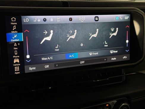 Used 2025 Jeep Gladiator Mojave w/ Steel Bumper Group image 17