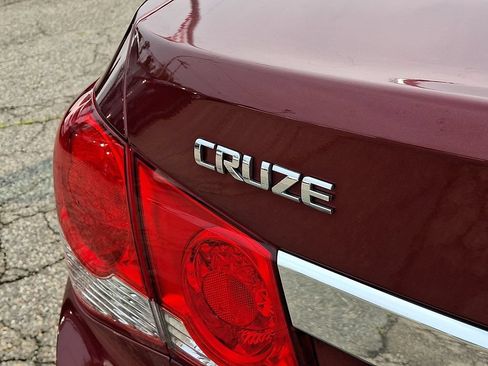 Used 2015 Chevrolet Cruze LT FWD image 33