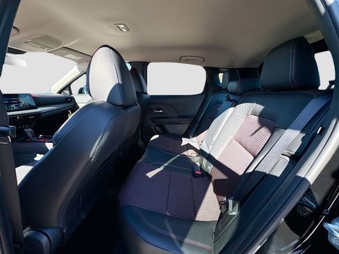 Used 2025 Nissan Kicks SR image 21