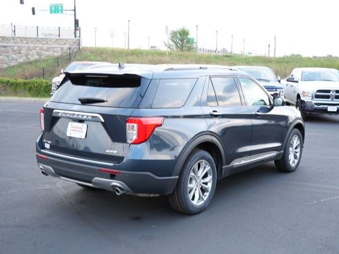 Used 2023 Ford Explorer Limited AWD/4WD image 5