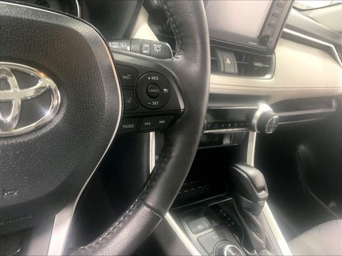 Used 2021 Toyota RAV4 XLE w/ Convenience Package image 25