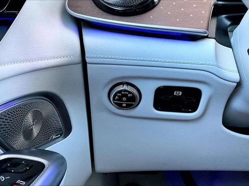 Certified 2024 Mercedes-Benz EQE 350+ 4MATIC SUV w/ AMG Line Exterior Package image 35