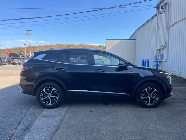 Used 2024 Kia Sportage EX AWD/4WD image 3