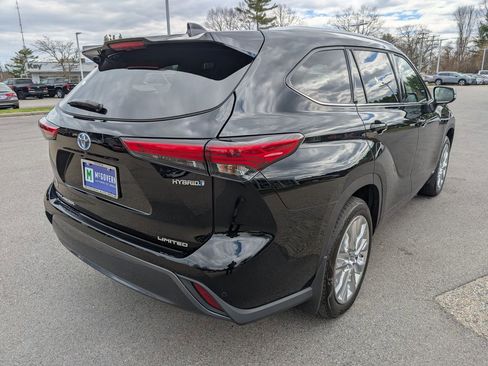 Used 2023 Toyota Highlander Limited AWD/4WD image 6
