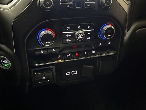 Used 2019 Chevrolet Silverado 1500 LT w/ True North Edition AWD/4WD image 10