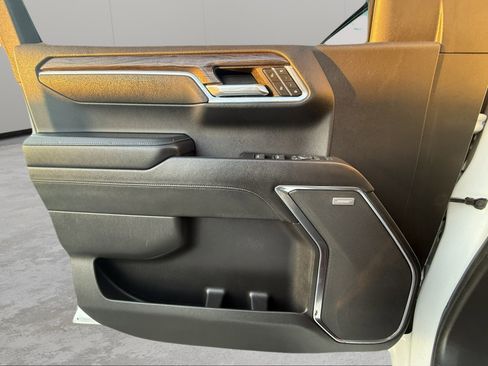 Certified 2022 Chevrolet Silverado 1500 LTZ w/ Z71 Off-Road Package image 27