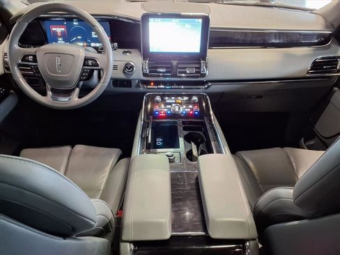 Used 2019 Lincoln Navigator L Reserve image 22