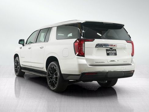 Used 2024 GMC Yukon XL SLT w/ SLT Luxury Package AWD/4WD image 3
