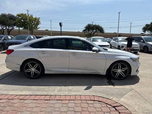 Used 2021 Honda Accord Touring image 5