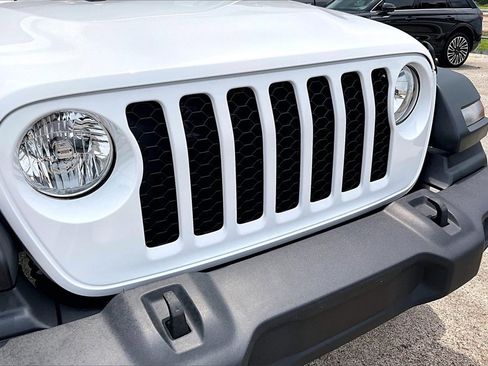 Used 2024 Jeep Wrangler Sport S image 30