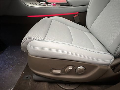 New 2026 Genesis GV70 2.5T Advanced image 10