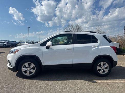 Certified 2022 Chevrolet Trax LT w/ LT Convenience Package AWD/4WD image 6