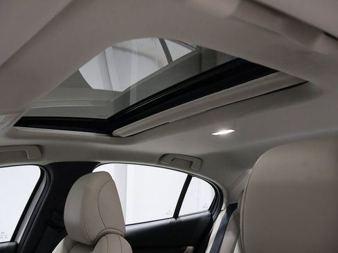 Used 2025 MAZDA MAZDA3 s image 8