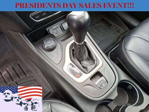 Used 2014 Jeep Cherokee Limited image 22