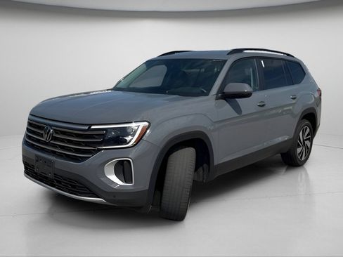 Used 2025 Volkswagen Atlas SE AWD/4WD image 15