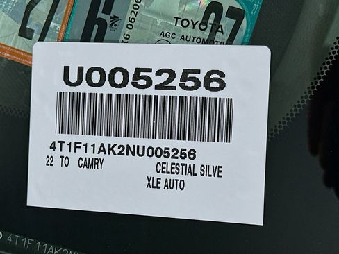 Used 2022 Toyota Camry XLE FWD image 31