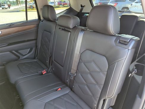 New 2026 Volkswagen Atlas SE image 30