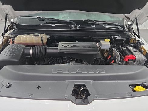 Used 2019 RAM 1500 Big Horn image 32