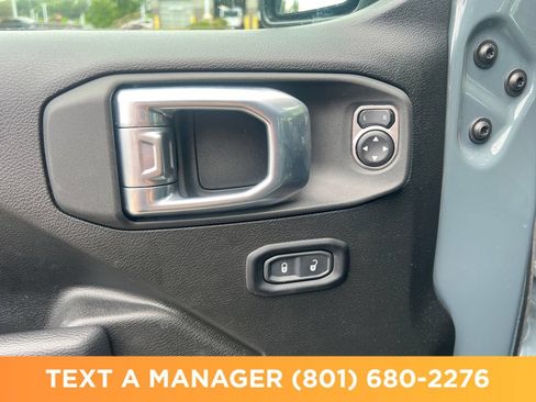 Used 2025 Jeep Gladiator Sport AWD/4WD image 14