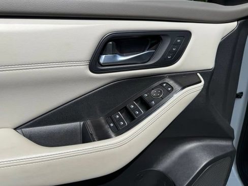 Certified 2023 Nissan Rogue SL w/ SL Premium Package AWD/4WD image 17