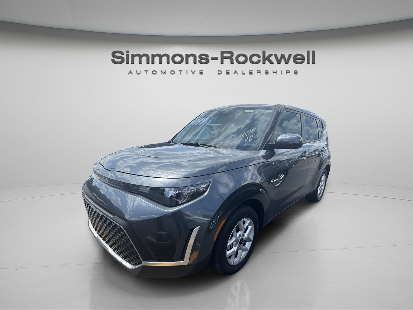 Used 2025 Kia Soul LX w/ LX Technology Package FWD image 1
