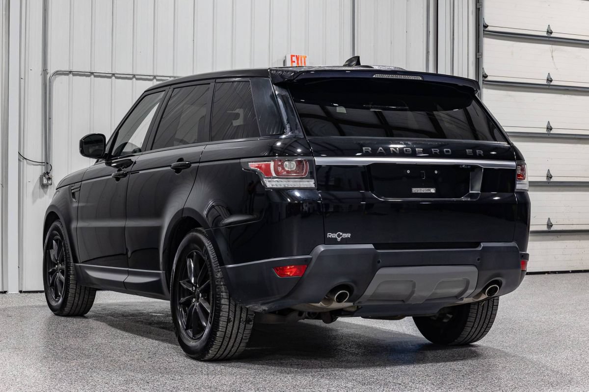 Used 2017 Land Rover Range Rover Sport SE AWD/4WD image 2