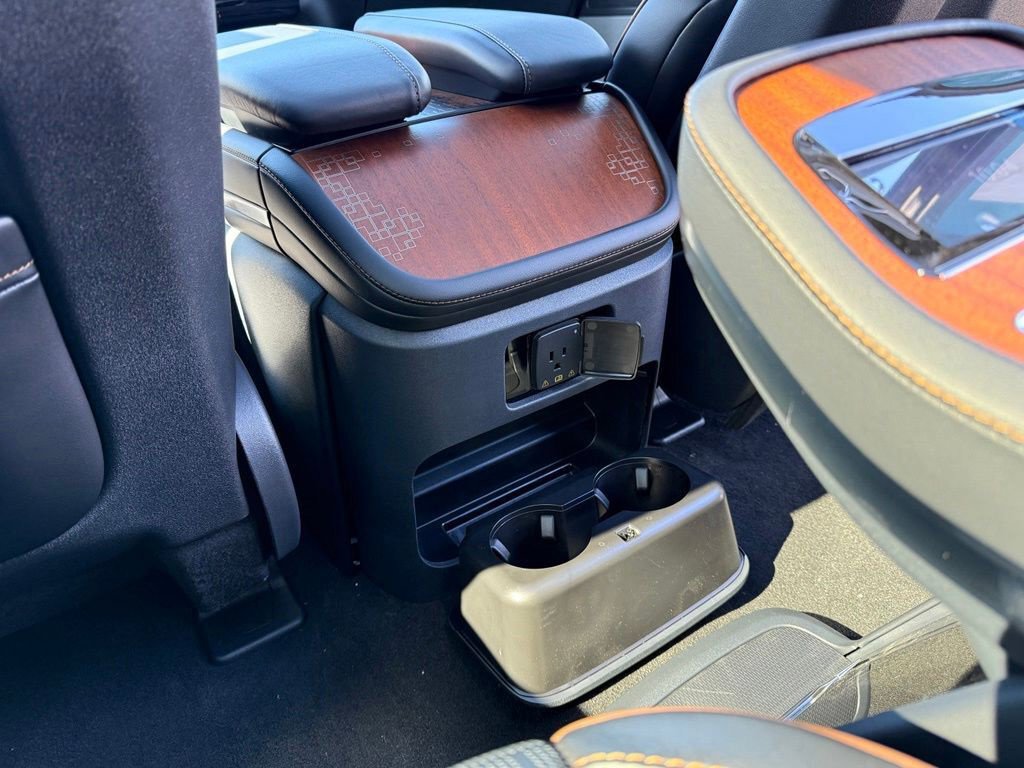 New 2027 Lincoln Navigator Black Label AWD/4WD image 13