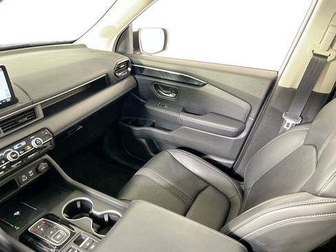 Used 2023 Honda Pilot Touring image 24