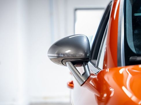 Used 2023 Porsche Macan T image 8