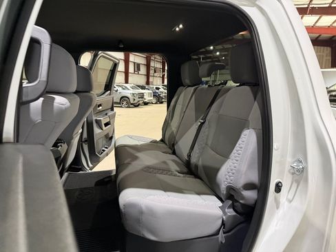 Used 2025 Toyota Tundra SR5 w/ SR5 Convenience Package AWD/4WD image 18
