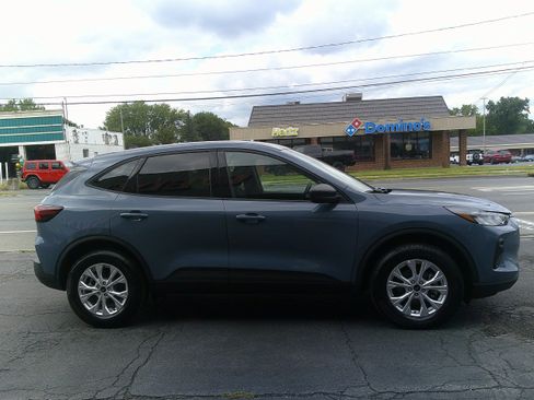 Used 2025 Ford Escape Active AWD/4WD image 11